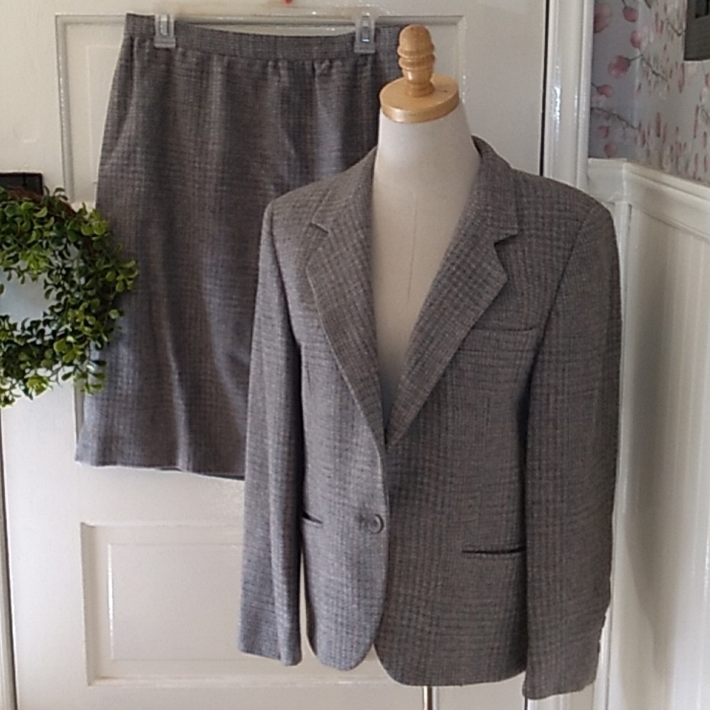 Vintage Bretton Place 10P 100% wool skirt blazer jacket set made in USA 🇺🇸